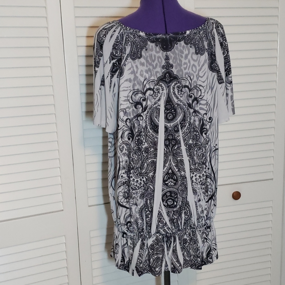 No Label  Stretche Material Chest 48", Length 24"